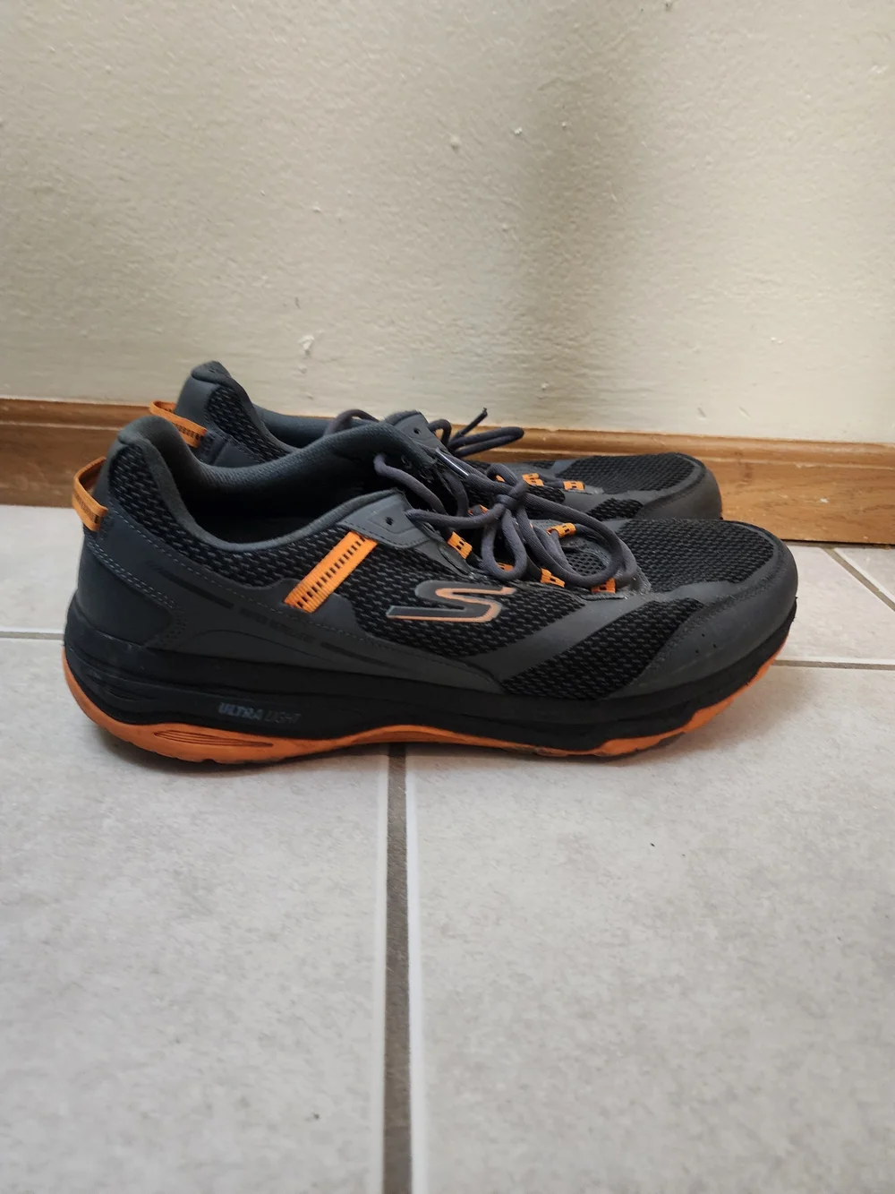 Skechers Men's Gray & Orange Athletic Sneakers